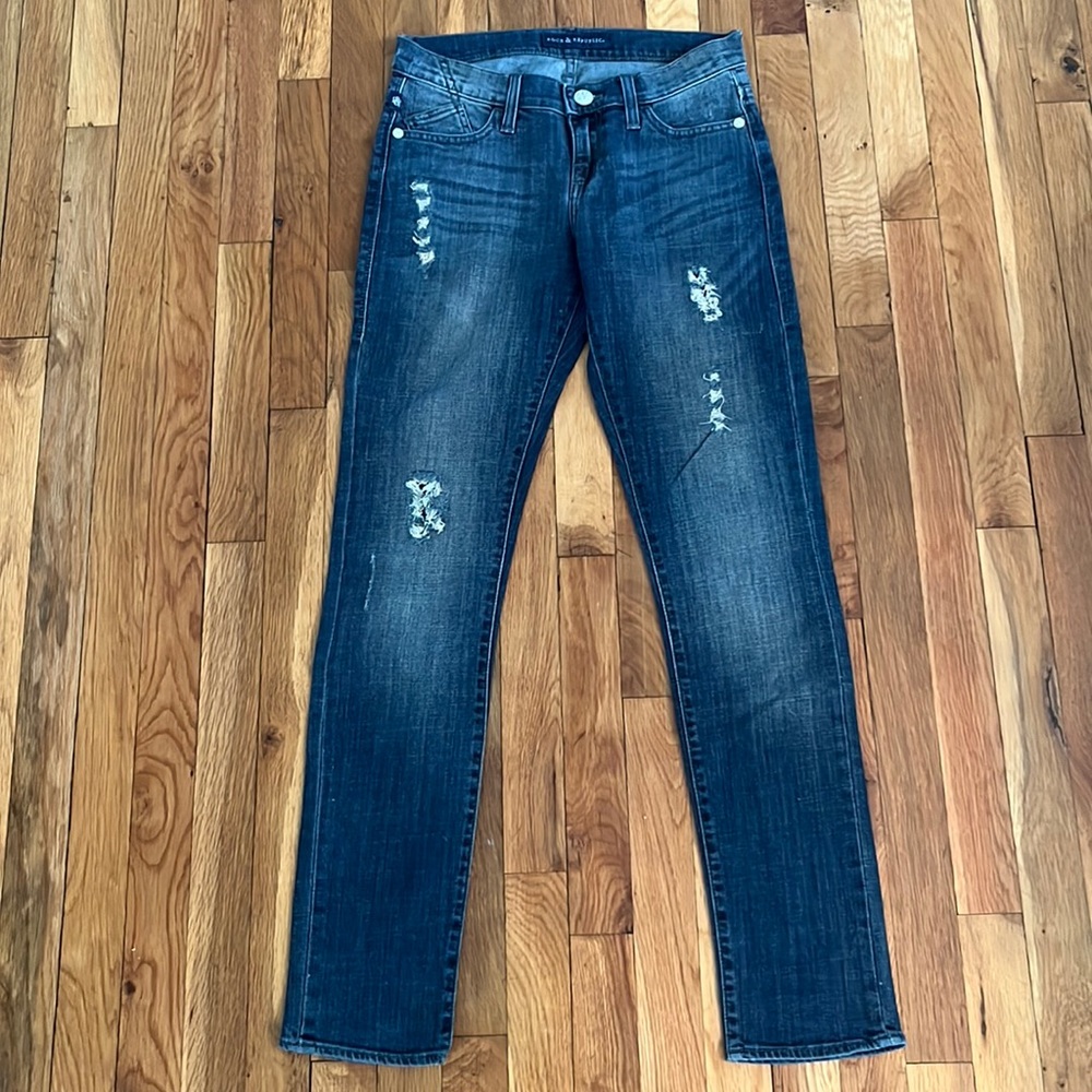 Rock and Republic crystal detail jeans. Medium wash straight leg slim jeans. (4)